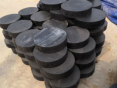 柳南区板式橡胶支座由若干层橡胶片与薄钢板经加压硫化